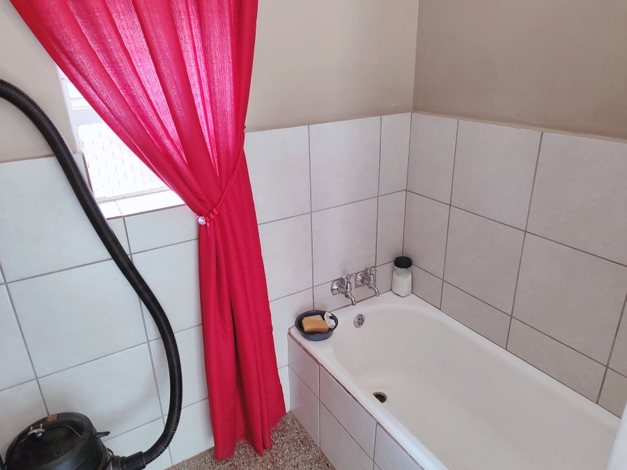 4 Bedroom Property for Sale in Wilkoppies North West